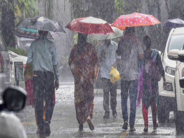মৌসুমী অক্ষরেখা ও নিম্নচাপের জোড়া ফলা! বঙ্গে ভারী বৃষ্টির পূর্বাভাস, জেনে নিন বিস্তারিত মৌসুমী অক্ষরেখা ও নিম্নচাপের জোড়া ফলা! বঙ্গে ভারী বৃষ্টির পূর্বাভাস, জেনে নিন বিস্তারিত