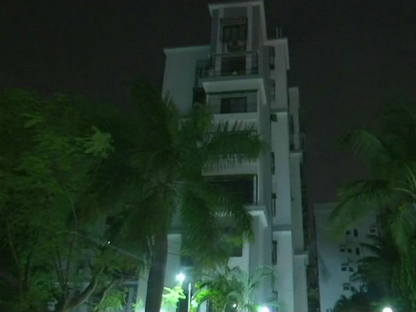 আত্মঘাতী অব তক ছপ্পন ছবির চিত্রনাট্যকার আত্মঘাতী অব তক ছপ্পন ছবির চিত্রনাট্যকার