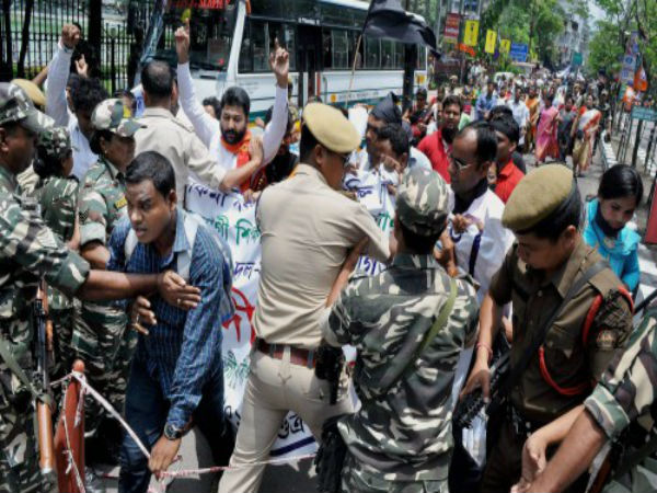 নিরাপত্তার বাড়াবাড়ি নিয়ে প্রশ্ন
