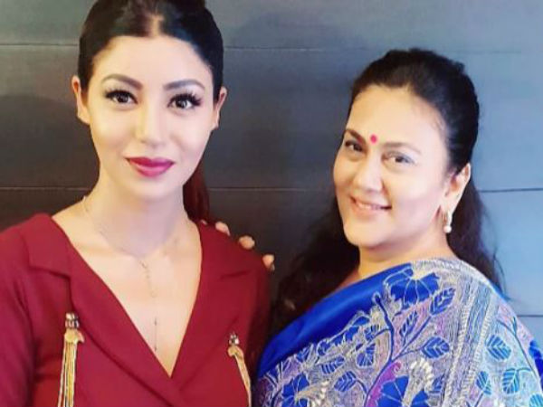 এক ফ্রেমে দুই সীতা! দেখা হল দেবীনা-দীপিকার, পোস্ট ঘিরে বাঙালি অভিনেত্রীর নয়া বার্তা এক ফ্রেমে দুই সীতা! দেখা হল দেবীনা-দীপিকার, পোস্ট ঘিরে বাঙালি অভিনেত্রীর নয়া বার্তা