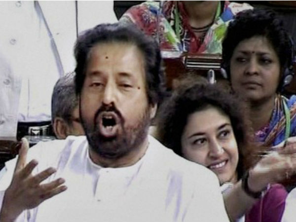 মমতা প্রধানমন্ত্রী হলে আপত্তি নেই, রাহুলের বার্তায় নেত্রীর ‘প্রতিক্রিয়া’ সুদীপ-বয়ানে মমতা প্রধানমন্ত্রী হলে আপত্তি নেই, রাহুলের বার্তায় নেত্রীর ‘প্রতিক্রিয়া’ সুদীপ-বয়ানে