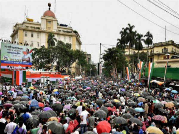 তৃণমূলকে অসুবিধায় ফেলতেই শুক্রবার
