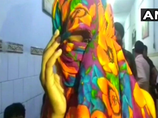 ৭ মাস ধরে স্কুলে ছাত্রীকে গণধর্ষণ, অভিযোগ স্কুলের প্রিন্সিপাল,শিক্ষক সহ ১৮ জনের বিরুদ্ধে ৭ মাস ধরে স্কুলে ছাত্রীকে গণধর্ষণ, অভিযোগ স্কুলের প্রিন্সিপাল,শিক্ষক সহ ১৮ জনের বিরুদ্ধে