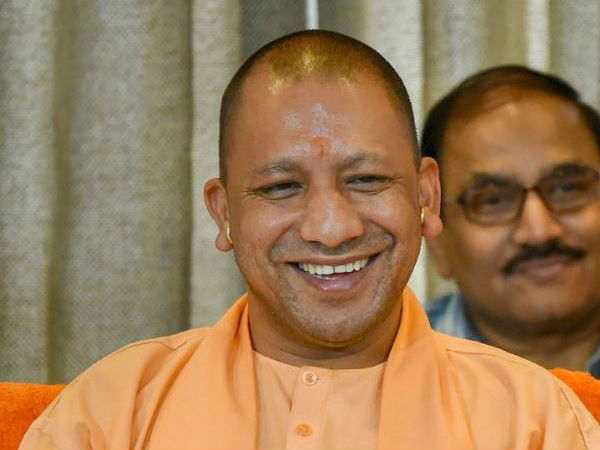 আলিঙ্গন নিয়ে রাহুলকে চ্যালেঞ্জ যোগীর আলিঙ্গন নিয়ে রাহুলকে চ্যালেঞ্জ যোগীর