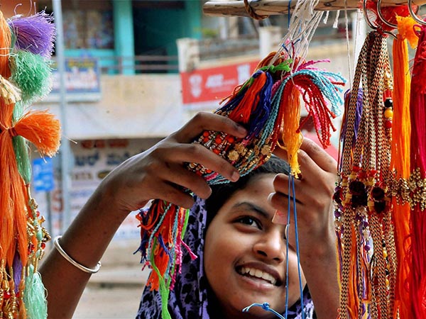 ২০১৮ সালে রাখি পরানোর শুভ সময়
