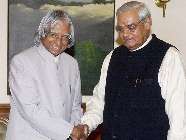 জনসংঘের হয়ে কাজ