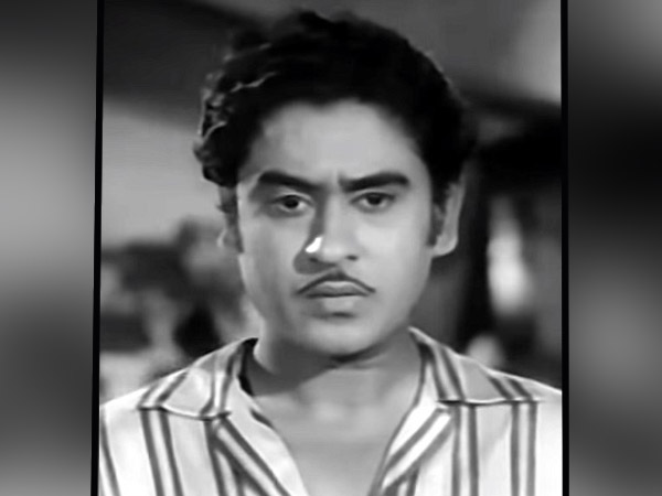 মঞ্চে উঠতে লজ্জা পেতেন