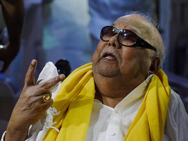 গানটি লিখেছেন করুণানিধি!