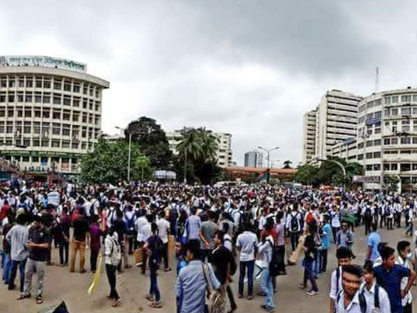 ঢাকার দখল নিয়েছে শিক্ষার্থীরা