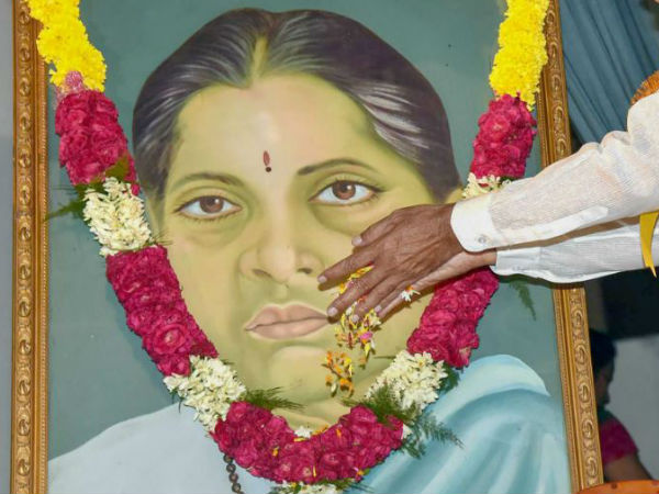 দুর্গাবাই দেশমুখ