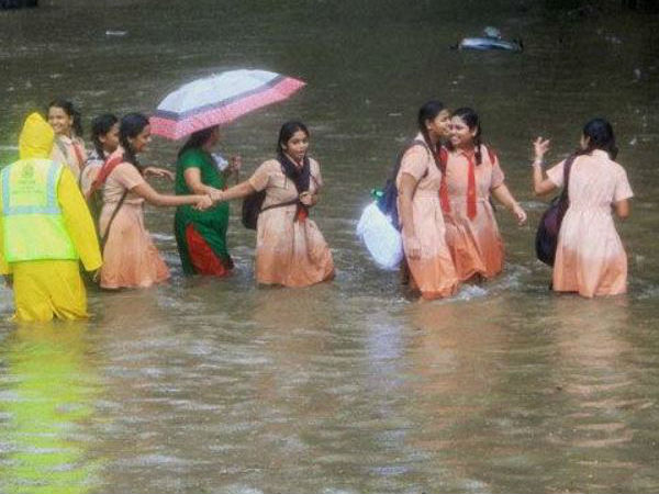 স্বার্থহীন স্কুলভ্যান চালক