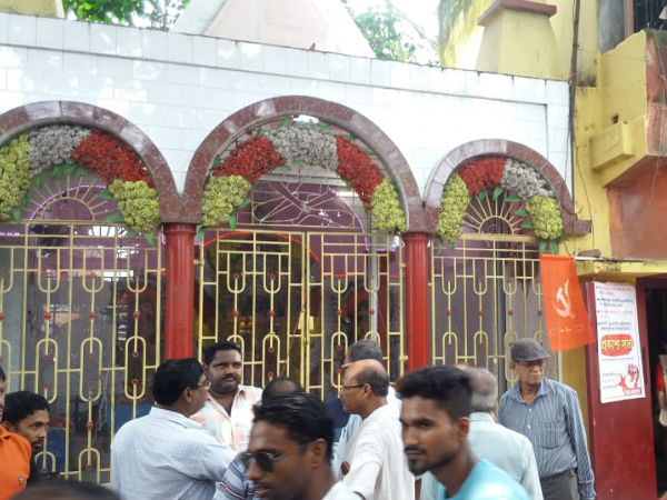 মন্দির থেকে লক্ষাধিক টাকা-সহ খোয়া গেল ক্যাশবাক্স মন্দির থেকে লক্ষাধিক টাকা-সহ খোয়া গেল ক্যাশবাক্স