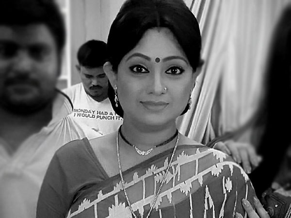 চলে গেলেন অভিনেত্রী সুচেতা চক্রবর্তী, শোকস্তব্ধ সহ শিল্পীরা চলে গেলেন অভিনেত্রী সুচেতা চক্রবর্তী, শোকস্তব্ধ সহ শিল্পীরা