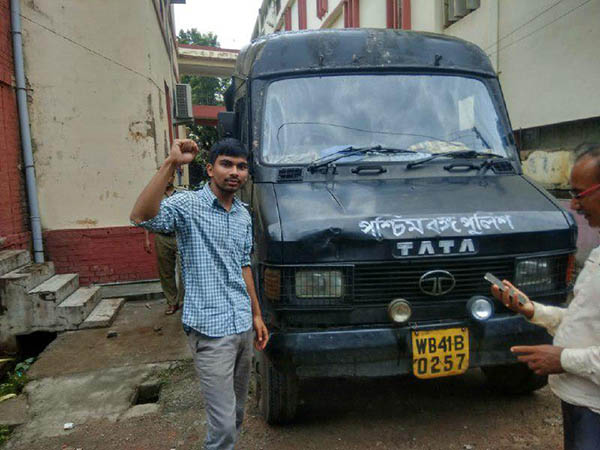 জাতীয় পতাকার অবমাননার প্রতিবাদে রোষানলে
