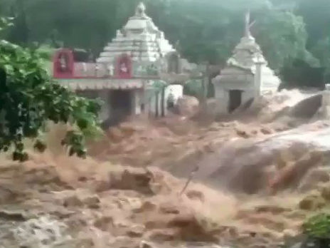 মন্দির ডুবলো প্লাবনের তোড়ে, ভিডিওতে ধরা পড়ল বৃষ্টি-বিঘ্নিত ওড়িশার পরিস্থিতি মন্দির ডুবলো প্লাবনের তোড়ে, ভিডিওতে ধরা পড়ল বৃষ্টি-বিঘ্নিত ওড়িশার পরিস্থিতি