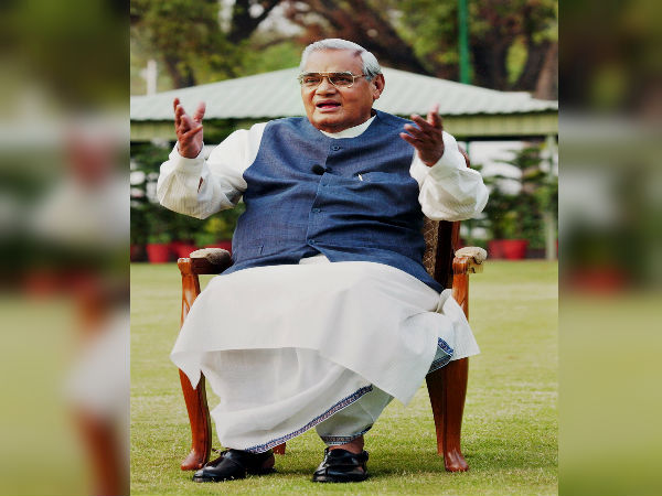সঙ্কটে অটল, রাজনৈতিক মহলে উৎকন্ঠা সঙ্কটে অটল, রাজনৈতিক মহলে উৎকন্ঠা