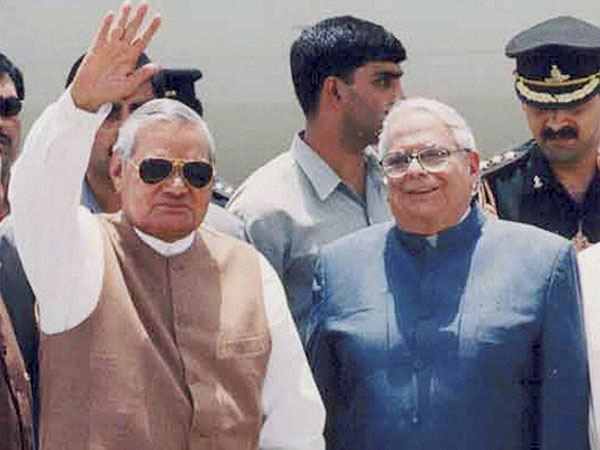 বিদেশ নীতি