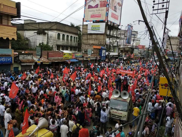 দিলীপের পর সুজন! পরপর দুদিন রাজ্যের দু-প্রান্তে আক্রান্ত দুই বিরোধী নেতা দিলীপের পর সুজন! পরপর দুদিন রাজ্যের দু-প্রান্তে আক্রান্ত দুই বিরোধী নেতা