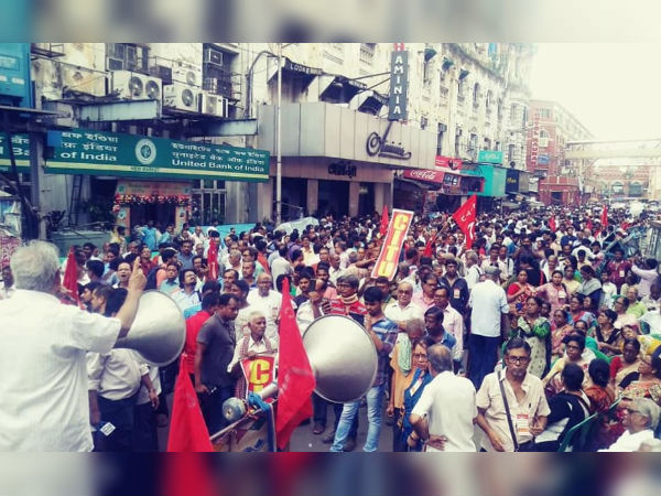জেল ভরো আন্দোলন ঘিরে জেলায় জেলায় ধুন্ধুমার জেল ভরো আন্দোলন ঘিরে জেলায় জেলায় ধুন্ধুমার