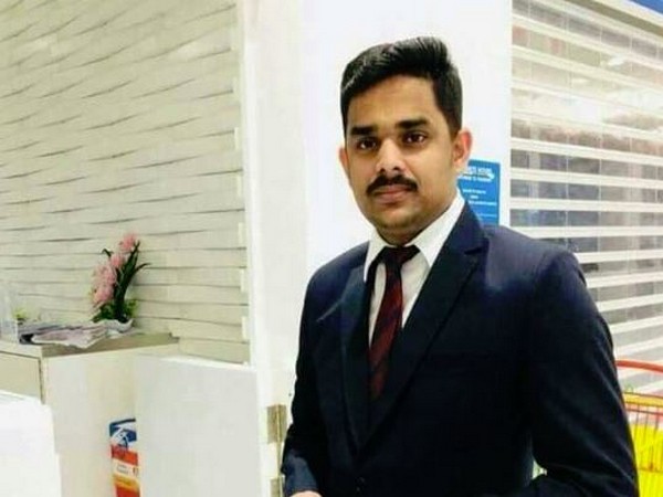 কেরলের বন্যা নিয়ে অসম্মানজনক মন্তব্য! বিদেশে চাকরি খোয়ালেন রাজ্যের যুবক কেরলের বন্যা নিয়ে অসম্মানজনক মন্তব্য! বিদেশে চাকরি খোয়ালেন রাজ্যের যুবক