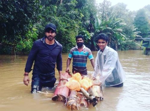 কেরলে বন্যা দুর্গতদের ত্রাণে নেমে বিয়ে পিছিয়ে দিলেন অভিনেতা কেরলে বন্যা দুর্গতদের ত্রাণে নেমে বিয়ে পিছিয়ে দিলেন অভিনেতা