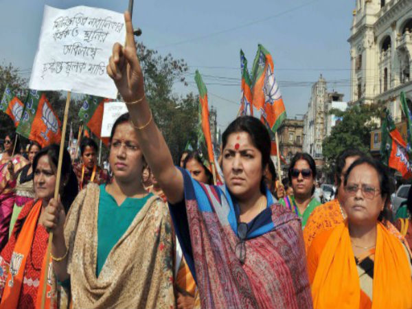 বিপাকে বিজেপি নেত্রী লকেট চট্টোপাধ্যায়! গ্রেফতারি পরোয়ানা জারি বিপাকে বিজেপি নেত্রী লকেট চট্টোপাধ্যায়! গ্রেফতারি পরোয়ানা জারি