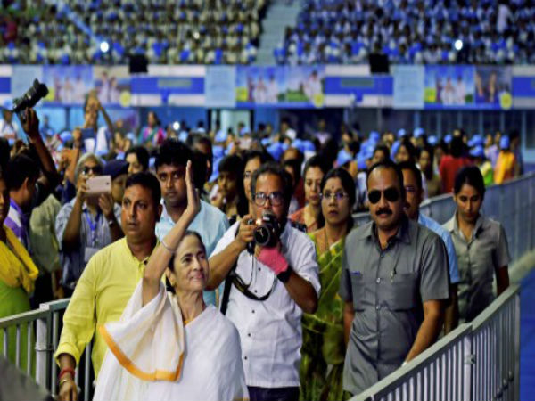 মমতা বন্দ্যোপাধ্যায় মায়ের মতো! এনডিএ শরিকের বার্তায় নতুন সমীকরণের ইঙ্গিত মমতা বন্দ্যোপাধ্যায় মায়ের মতো! এনডিএ শরিকের বার্তায় নতুন সমীকরণের ইঙ্গিত