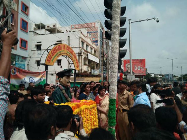 এমন এক বীরের কাহিনি যার কাছে দেশই ছিল সব এমন এক বীরের কাহিনি যার কাছে দেশই ছিল সব