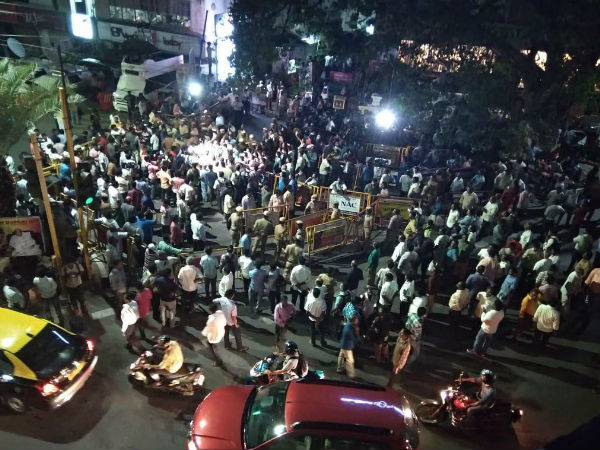 করুণানিধির শারীরিক অবস্থার অবনতি করুণানিধির শারীরিক অবস্থার অবনতি