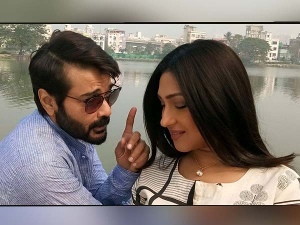 প্রেমে পড়েই নতুনত্ব কিছু চাই!