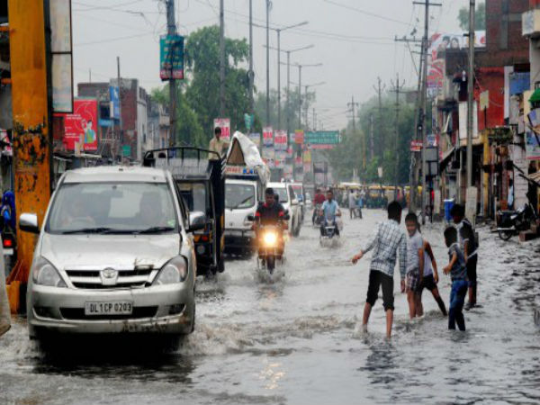 ভারী বৃষ্টির সতর্কবার্তা