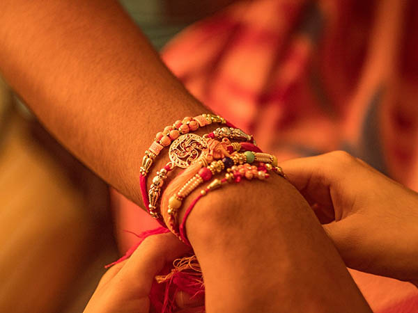 ভালোবাসা আরও সুদৃঢ় করতে ..