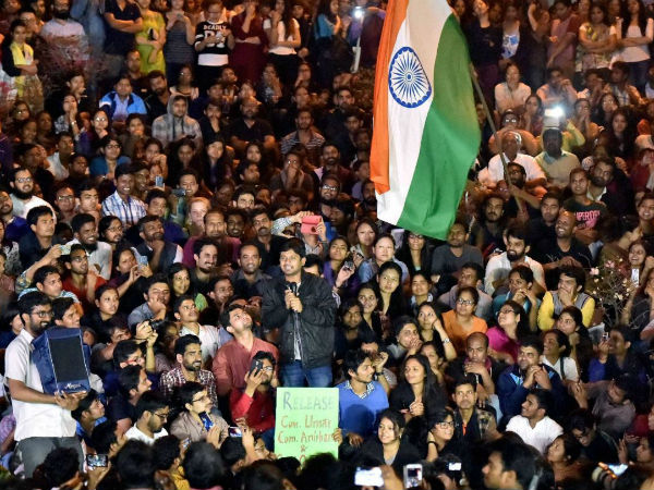 সমালোচনা করা মানেই দেশদ্রোহিতা নয়, জানাল ল কমিশন সমালোচনা করা মানেই দেশদ্রোহিতা নয়, জানাল ল কমিশন