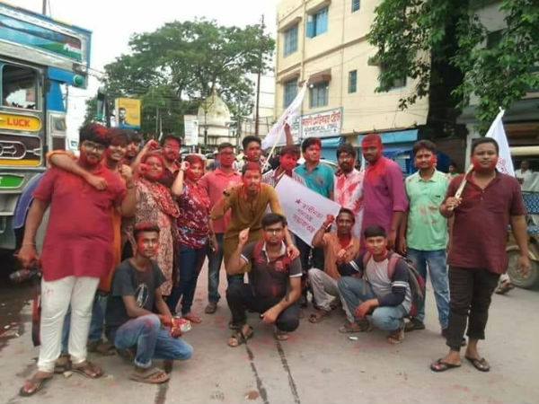 কর্তৃপক্ষের ঘোষণায় যেন 'যুদ্ধ' জয়ের আনন্দ