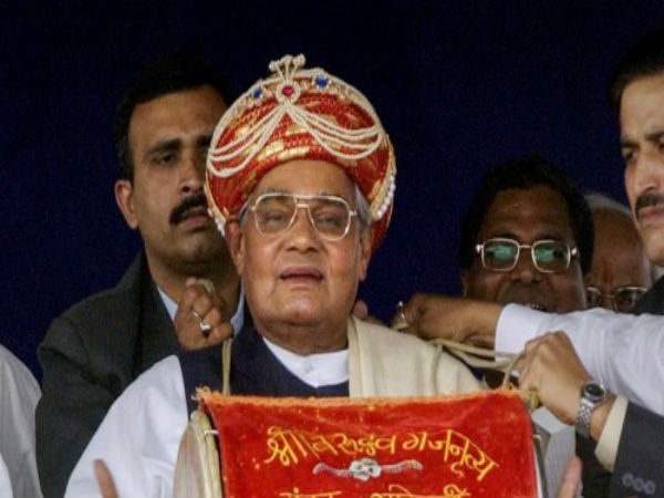 বাজপেয়ী ছিলেন কুশল ও সংবেদনশীল সাংসদ ! প্রতিক্রিয়া সিপিএম নেতা হান্নান মোল্লার বাজপেয়ী ছিলেন কুশল ও সংবেদনশীল সাংসদ ! প্রতিক্রিয়া সিপিএম নেতা হান্নান মোল্লার