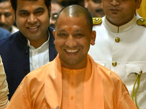 যোগীর রাজ্যে সাংবাদিকদের মুখ বন্ধের চেষ্টা যোগীর রাজ্যে সাংবাদিকদের মুখ বন্ধের চেষ্টা