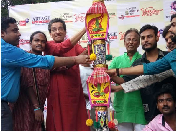 পথ শিশুদের জীবন সংগ্রাম তুলে ধরছে বেহালার দেবদারু ফটক পথ শিশুদের জীবন সংগ্রাম তুলে ধরছে বেহালার দেবদারু ফটক