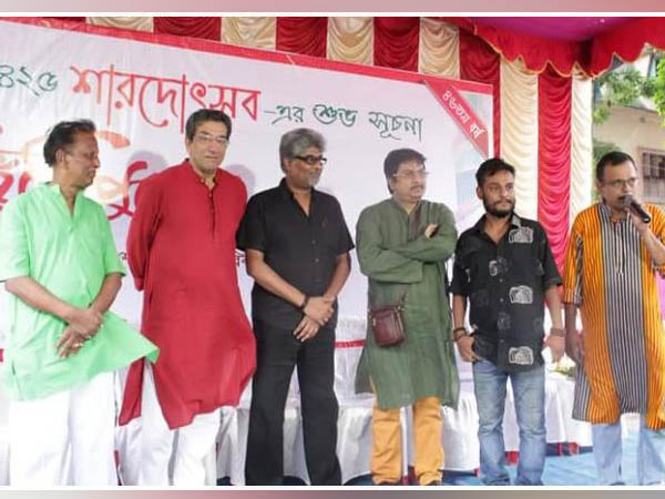 পথে বেড়ে ওঠা শিশুদের জীবন সংগ্রাম তুলে ধরছে বেহালার দেবদারু ফটক পথে বেড়ে ওঠা শিশুদের জীবন সংগ্রাম তুলে ধরছে বেহালার দেবদারু ফটক