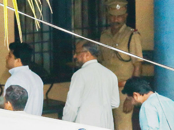 যাবতীয় প্রতিরোধ শেষ, সন্ন্যাসিনীর ধর্ষণকাণ্ডে অভিযুক্ত বিশপকে গ্রেফতার যাবতীয় প্রতিরোধ শেষ, সন্ন্যাসিনীর ধর্ষণকাণ্ডে অভিযুক্ত বিশপকে গ্রেফতার