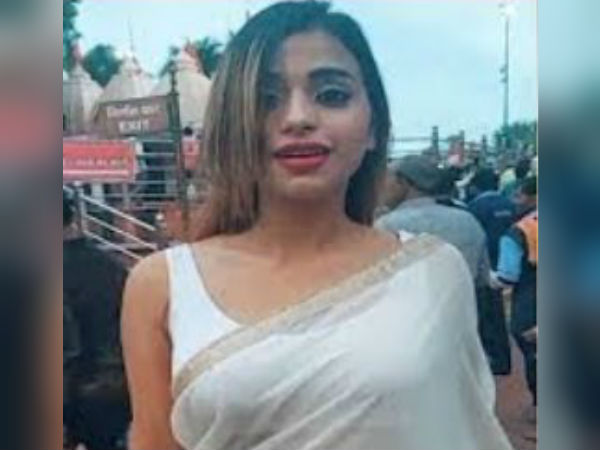 মন্দিরে ভাইরাল নাচ মুম্বইয়ের মডেলের, ভিডিও ঘিরে বিতর্ক মধ্যপ্রদেশে মন্দিরে ভাইরাল নাচ মুম্বইয়ের মডেলের, ভিডিও ঘিরে বিতর্ক মধ্যপ্রদেশে