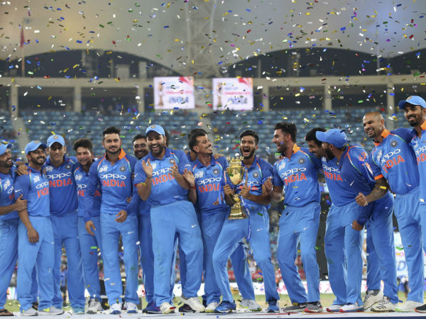এশিয়া কাপ ২০১৮, রুদ্ধশ্বাস ফাইনালে সপ্তমবার ট্রফি তুলল ভারত এশিয়া কাপ ২০১৮, রুদ্ধশ্বাস ফাইনালে সপ্তমবার ট্রফি তুলল ভারত