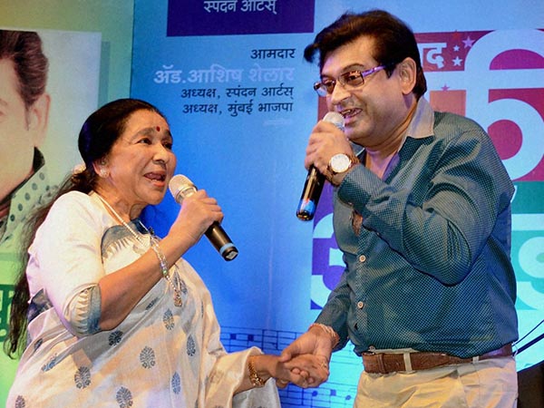 পুজোর গান নিয়ে ফিরছেন আশা! আসছে দুর্গাপুজো ঘিরে নতুন চমক পুজোর গান নিয়ে ফিরছেন আশা! আসছে দুর্গাপুজো ঘিরে নতুন চমক
