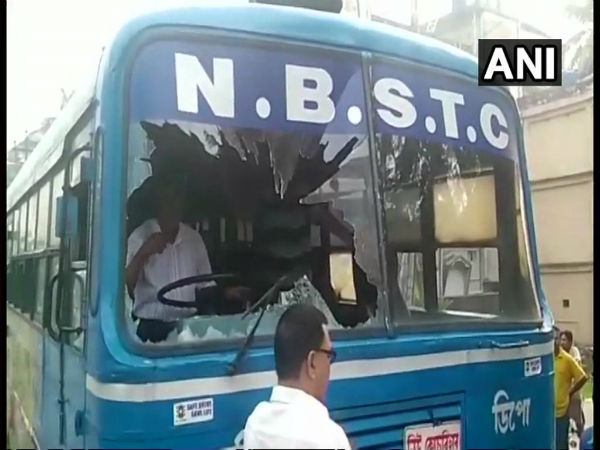 রাজ্য জুড়ে বিক্ষিপ্ত অশান্তি! জায়গায় জায়গায় তৃণমূল-বিজেপি সংঘর্ষ রাজ্য জুড়ে বিক্ষিপ্ত অশান্তি! জায়গায় জায়গায় তৃণমূল-বিজেপি সংঘর্ষ