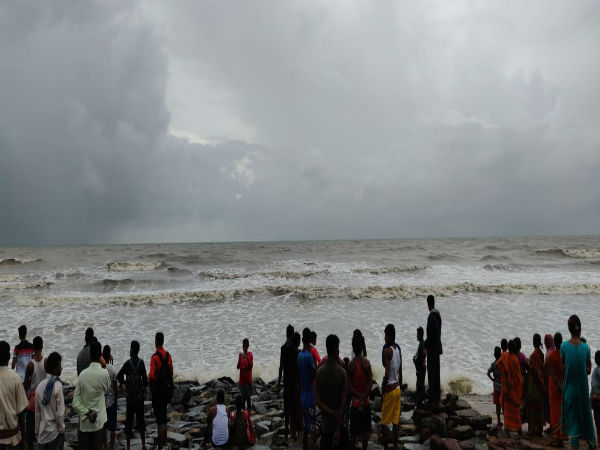 মৎস্যজীবী ও পর্যটকদের জন্য সতর্কবার্তা