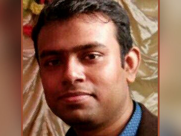 কর্তব্যরত অবস্থায় অসুস্থ! চিকিৎসকের অস্বাভাবিক মৃত্যুতে চাঞ্চল্য কর্তব্যরত অবস্থায় অসুস্থ! চিকিৎসকের অস্বাভাবিক মৃত্যুতে চাঞ্চল্য