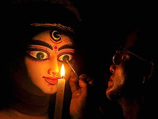 মহালয়ার দিন দূর্গার ভূমিকায় এবছর কোন সেলেবকে দেখা যাবে! জেনে নিন মহালয়ার দিন দূর্গার ভূমিকায় এবছর কোন সেলেবকে দেখা যাবে! জেনে নিন