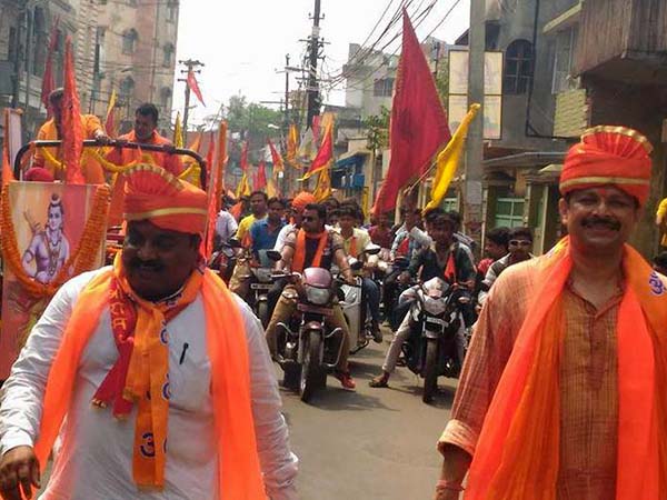 স্কুল-কলেজে হিন্দুত্বের প্রচারে বিশ্ব হিন্দু পরিষদ, নামানো হল ৭৫ হাজার স্বেচ্ছাসেবক স্কুল-কলেজে হিন্দুত্বের প্রচারে বিশ্ব হিন্দু পরিষদ, নামানো হল ৭৫ হাজার স্বেচ্ছাসেবক