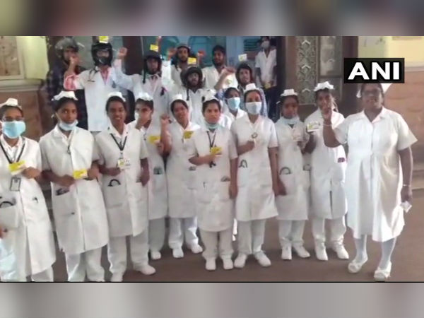 হায়দরাবাদে হেলমেট পরে রোগীর চিকিৎসা নার্স, চিকিৎসকদের হায়দরাবাদে হেলমেট পরে রোগীর চিকিৎসা নার্স, চিকিৎসকদের