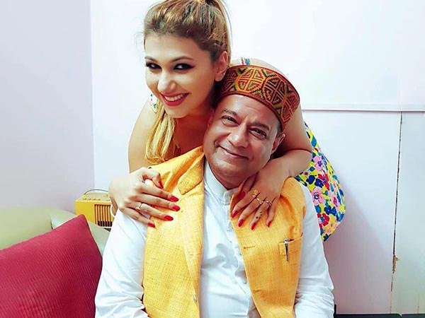 অনুপ-জসলিন সম্পর্ক নিয়ে মুখ খুললেন গায়কের প্রাক্তন স্ত্রী সোনালী অনুপ-জসলিন সম্পর্ক নিয়ে মুখ খুললেন গায়কের প্রাক্তন স্ত্রী সোনালী