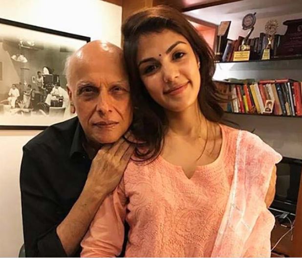 মেয়ের বয়সী নায়িকাকে জড়িয়ে মহেশ, ছবি ঘিরে বিতর্ক তুঙ্গে মেয়ের বয়সী নায়িকাকে জড়িয়ে মহেশ, ছবি ঘিরে বিতর্ক তুঙ্গে